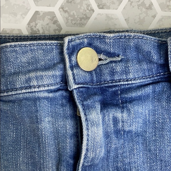 Soho New York Size 0 Cuffed Light Wash Shorts - Picture 3 of 7